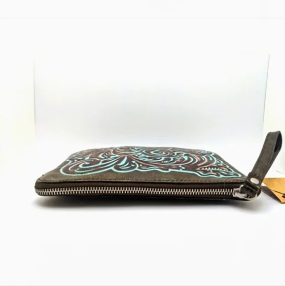 🎁Patricia Nash Cassini Tooled Turquoise Leather Wristlet Sz. M/L - Picture 2 of 5